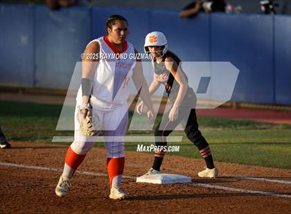 Thumbnail 2 in Coalinga vs. Woodlake (CIFCS - Division IV Championship) photogallery.