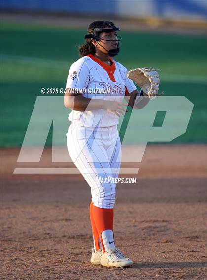 Thumbnail 1 in Coalinga vs. Woodlake (CIFCS - Division IV Championship) photogallery.