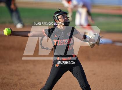 Thumbnail 3 in Coalinga vs. Woodlake (CIFCS - Division IV Championship) photogallery.