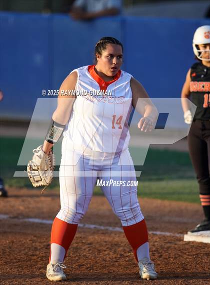 Thumbnail 3 in Coalinga vs. Woodlake (CIFCS - Division IV Championship) photogallery.