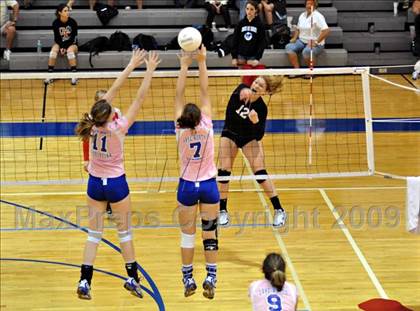 Thumbnail 3 in Lake Worth Christian vs. Warner Christian photogallery.