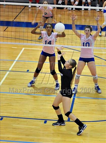 Thumbnail 2 in Lake Worth Christian vs. Warner Christian photogallery.