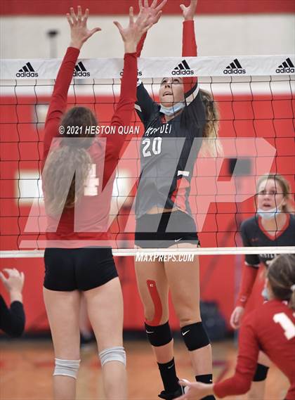 Thumbnail 1 in Mater Dei @ Orange Lutheran photogallery.