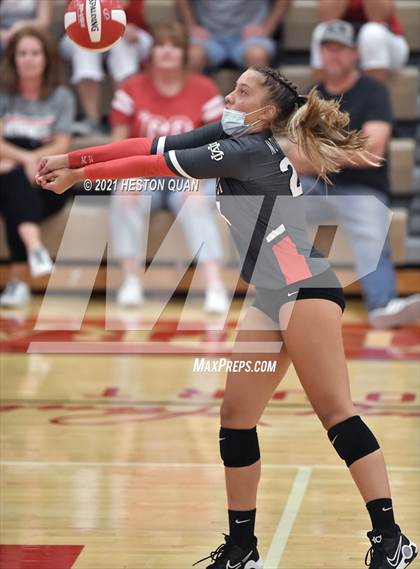 Thumbnail 3 in Mater Dei @ Orange Lutheran photogallery.