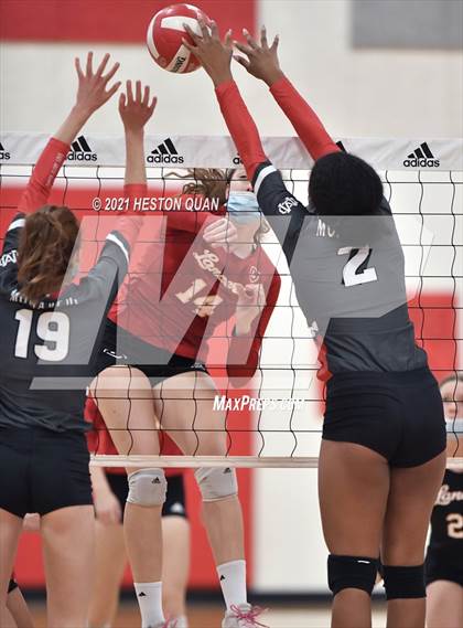 Thumbnail 2 in Mater Dei @ Orange Lutheran photogallery.