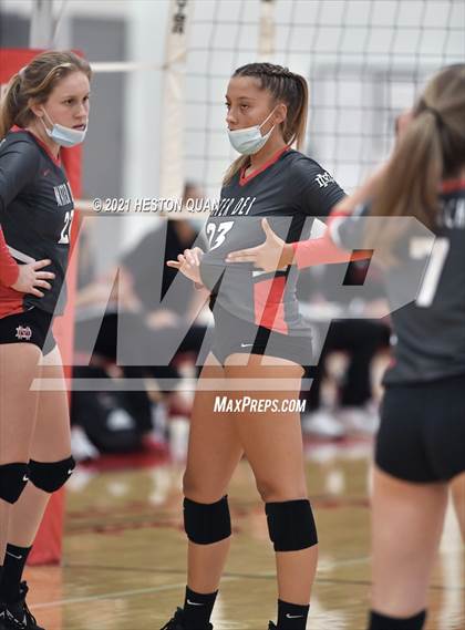 Thumbnail 1 in Mater Dei @ Orange Lutheran photogallery.