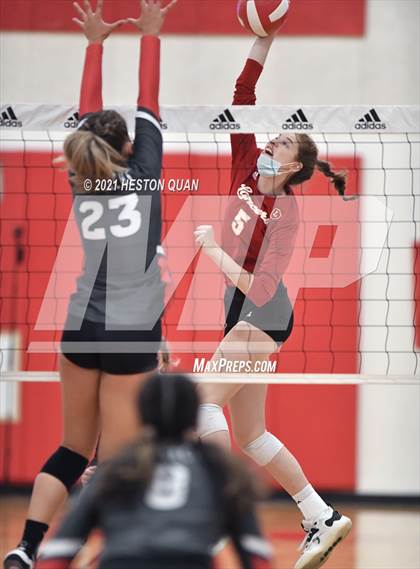 Thumbnail 1 in Mater Dei @ Orange Lutheran photogallery.