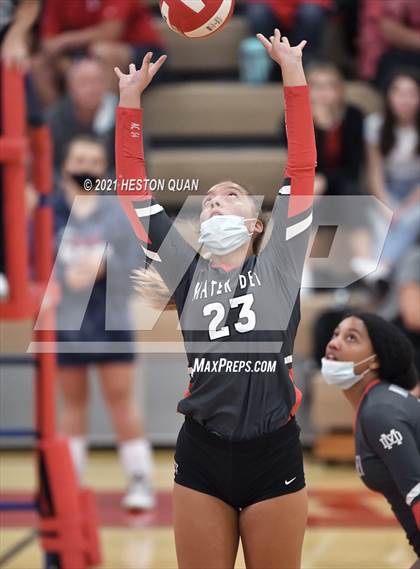 Thumbnail 1 in Mater Dei @ Orange Lutheran photogallery.