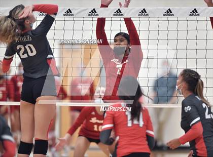 Thumbnail 1 in Mater Dei @ Orange Lutheran photogallery.