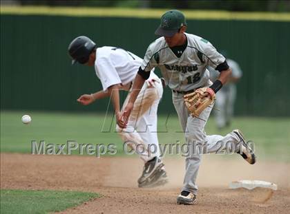 Thumbnail 2 in Bowie vs San Antonio Reagan (Texas 5A Region IV Playoffs) photogallery.