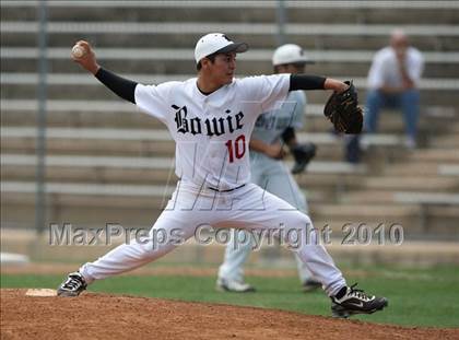 Thumbnail 3 in Bowie vs San Antonio Reagan (Texas 5A Region IV Playoffs) photogallery.