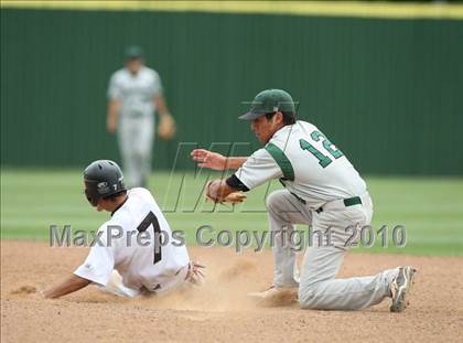 Thumbnail 3 in Bowie vs San Antonio Reagan (Texas 5A Region IV Playoffs) photogallery.
