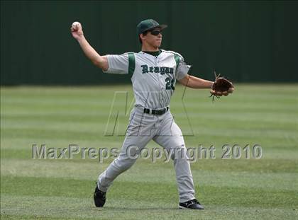 Thumbnail 1 in Bowie vs San Antonio Reagan (Texas 5A Region IV Playoffs) photogallery.