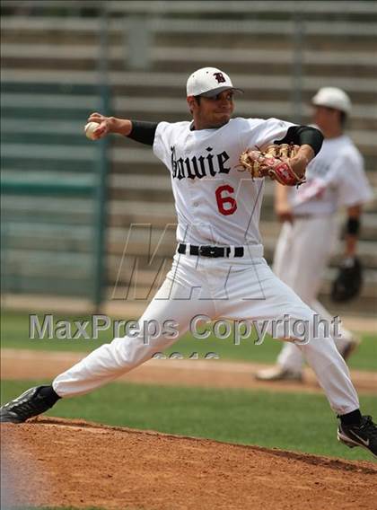 Thumbnail 1 in Bowie vs San Antonio Reagan (Texas 5A Region IV Playoffs) photogallery.
