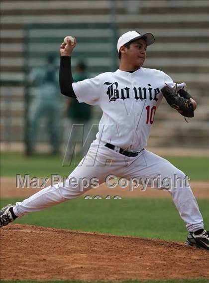 Thumbnail 1 in Bowie vs San Antonio Reagan (Texas 5A Region IV Playoffs) photogallery.
