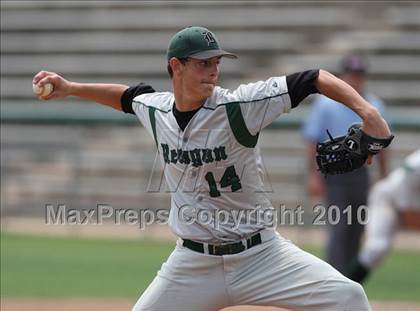 Thumbnail 2 in Bowie vs San Antonio Reagan (Texas 5A Region IV Playoffs) photogallery.