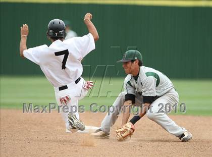 Thumbnail 2 in Bowie vs San Antonio Reagan (Texas 5A Region IV Playoffs) photogallery.