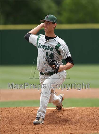 Thumbnail 2 in Bowie vs San Antonio Reagan (Texas 5A Region IV Playoffs) photogallery.