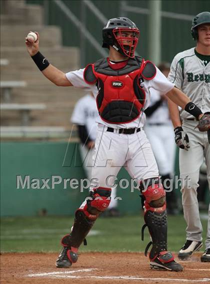 Thumbnail 1 in Bowie vs San Antonio Reagan (Texas 5A Region IV Playoffs) photogallery.