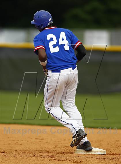 Thumbnail 1 in Hixson vs. Red Bank (TSSAA District 6 AA Playoff) photogallery.