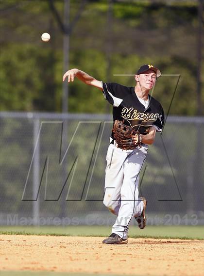 Thumbnail 3 in Hixson vs. Red Bank (TSSAA District 6 AA Playoff) photogallery.