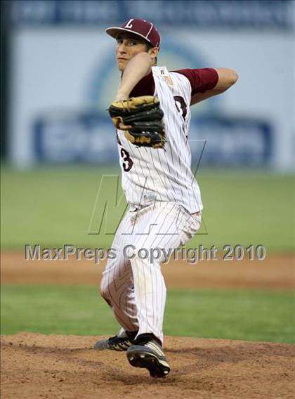 Thumbnail 3 in Lyons vs. Cuba-Rushford (Section 5 Class C Final) photogallery.