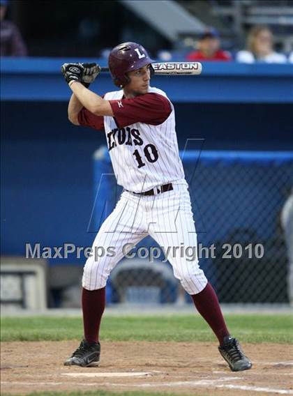 Thumbnail 3 in Lyons vs. Cuba-Rushford (Section 5 Class C Final) photogallery.