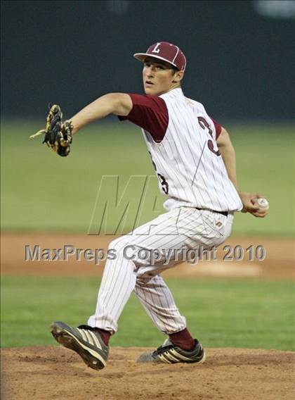 Thumbnail 3 in Lyons vs. Cuba-Rushford (Section 5 Class C Final) photogallery.