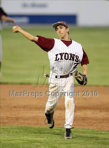 Thumbnail 3 in Lyons vs. Cuba-Rushford (Section 5 Class C Final) photogallery.