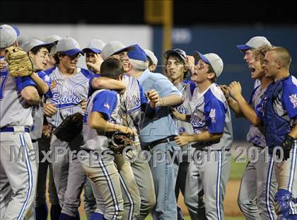 Thumbnail 3 in Lyons vs. Cuba-Rushford (Section 5 Class C Final) photogallery.