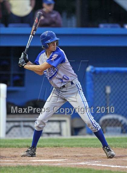 Thumbnail 2 in Lyons vs. Cuba-Rushford (Section 5 Class C Final) photogallery.