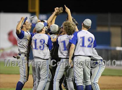 Thumbnail 2 in Lyons vs. Cuba-Rushford (Section 5 Class C Final) photogallery.