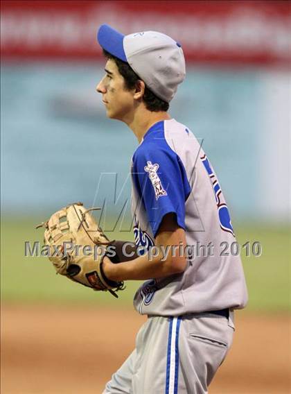 Thumbnail 2 in Lyons vs. Cuba-Rushford (Section 5 Class C Final) photogallery.