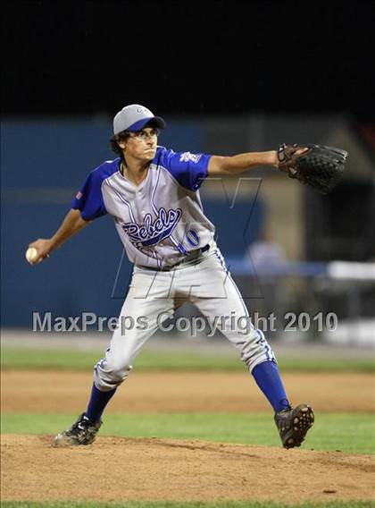 Thumbnail 3 in Lyons vs. Cuba-Rushford (Section 5 Class C Final) photogallery.