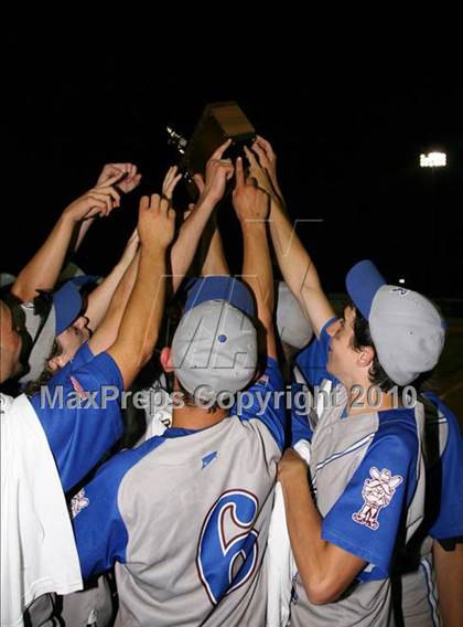 Thumbnail 3 in Lyons vs. Cuba-Rushford (Section 5 Class C Final) photogallery.
