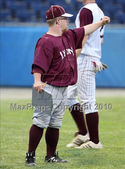 Thumbnail 2 in Lyons vs. Cuba-Rushford (Section 5 Class C Final) photogallery.