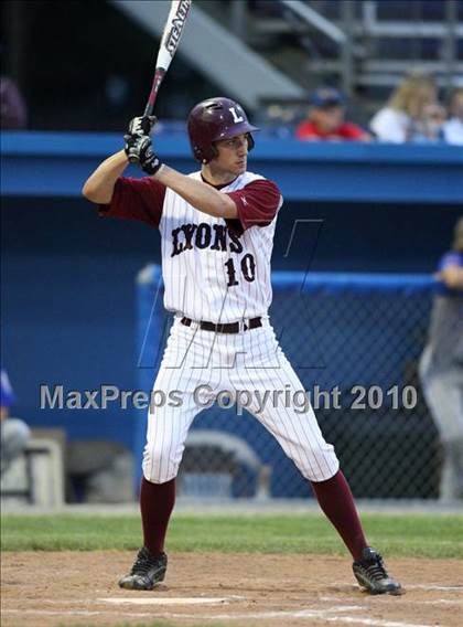 Thumbnail 1 in Lyons vs. Cuba-Rushford (Section 5 Class C Final) photogallery.