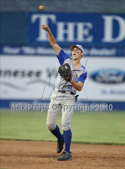 Thumbnail 2 in Lyons vs. Cuba-Rushford (Section 5 Class C Final) photogallery.
