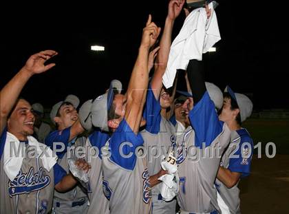 Thumbnail 3 in Lyons vs. Cuba-Rushford (Section 5 Class C Final) photogallery.