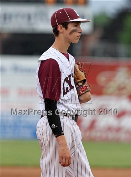 Thumbnail 3 in Lyons vs. Cuba-Rushford (Section 5 Class C Final) photogallery.