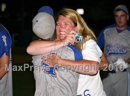 Thumbnail 3 in Lyons vs. Cuba-Rushford (Section 5 Class C Final) photogallery.