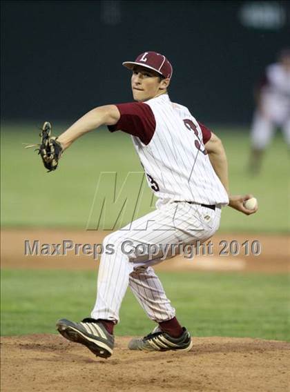 Thumbnail 3 in Lyons vs. Cuba-Rushford (Section 5 Class C Final) photogallery.