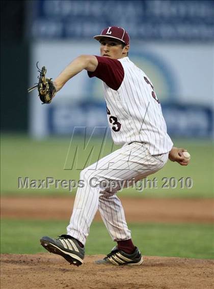 Thumbnail 3 in Lyons vs. Cuba-Rushford (Section 5 Class C Final) photogallery.