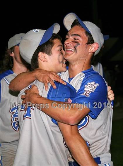 Thumbnail 2 in Lyons vs. Cuba-Rushford (Section 5 Class C Final) photogallery.