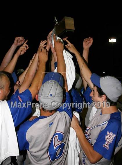 Thumbnail 2 in Lyons vs. Cuba-Rushford (Section 5 Class C Final) photogallery.