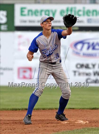 Thumbnail 1 in Lyons vs. Cuba-Rushford (Section 5 Class C Final) photogallery.