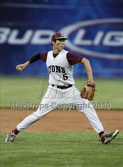 Thumbnail 2 in Lyons vs. Cuba-Rushford (Section 5 Class C Final) photogallery.