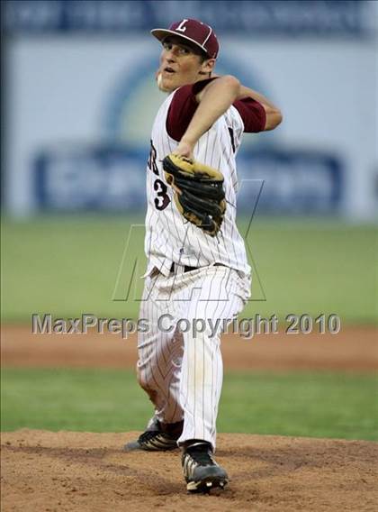 Thumbnail 2 in Lyons vs. Cuba-Rushford (Section 5 Class C Final) photogallery.