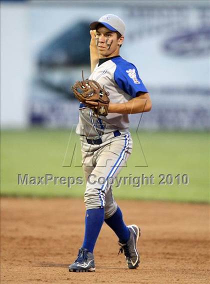 Thumbnail 2 in Lyons vs. Cuba-Rushford (Section 5 Class C Final) photogallery.