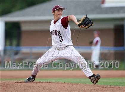 Thumbnail 3 in Lyons vs. Cuba-Rushford (Section 5 Class C Final) photogallery.